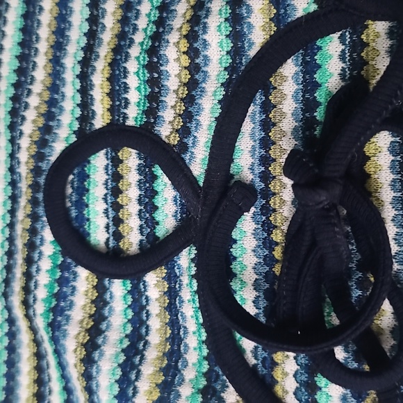 Express halter top - Picture 7 of 9